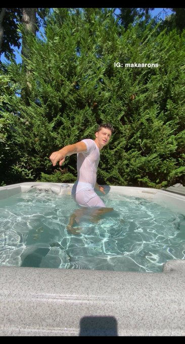 Only fanz if I hit 100K followers on IG by December 31st! All ya gotta do is tell your peeps😊 luv y&rsquo;all