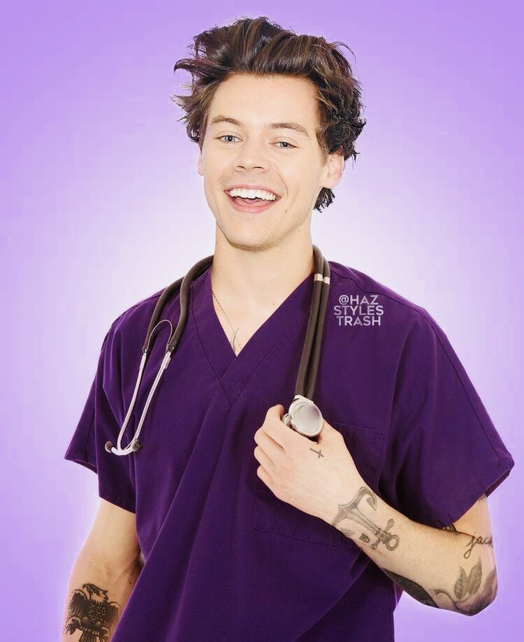 W4llsxsHe's tweet photo. Au larry~ “Dr. y residente stylison”
Donde Louis un residente empezando su residencia en el hospital le llama la atención uno de sus jefes.

O 

Donde Harry jefe de cirugía y residentes le llama la atención ese chico de ojos azules.

-jefe y residente? Va a traer problemas. https://t.co/hNcjtzMs98