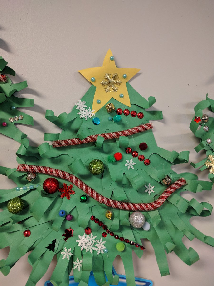 Lerbekmo2's tweet photo. There's a lot of winter spirit and holiday excitement in Class 2L these days! Great artwork, 2L! #eipsteaches #whfelementary https://t.co/OMU2gYNKdp