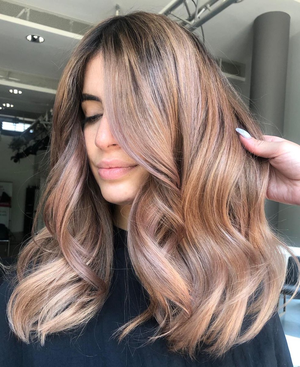 WellaEducation's tweet photo. #PROtechnique:
Ever thought of adding a hint of #creativecolor to elevate your client's bronde? We're loving this ashy mauve. As the cherry on top, don't forget to style your clients with your favorite #PROtool from #ghd! (Hello #ghdPlatinumPlus. 👀) #ileana0909 https://t.co/Yrg2ExFUFH