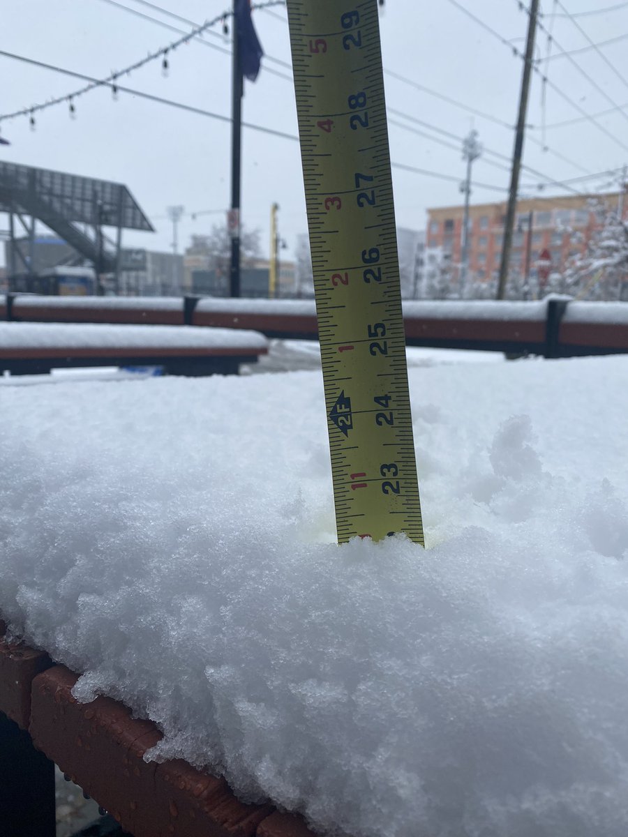 More than 22” so far here <a href="/ElginParkTulsa/">Elgin Park Brewery</a>. #okwx #snOMG