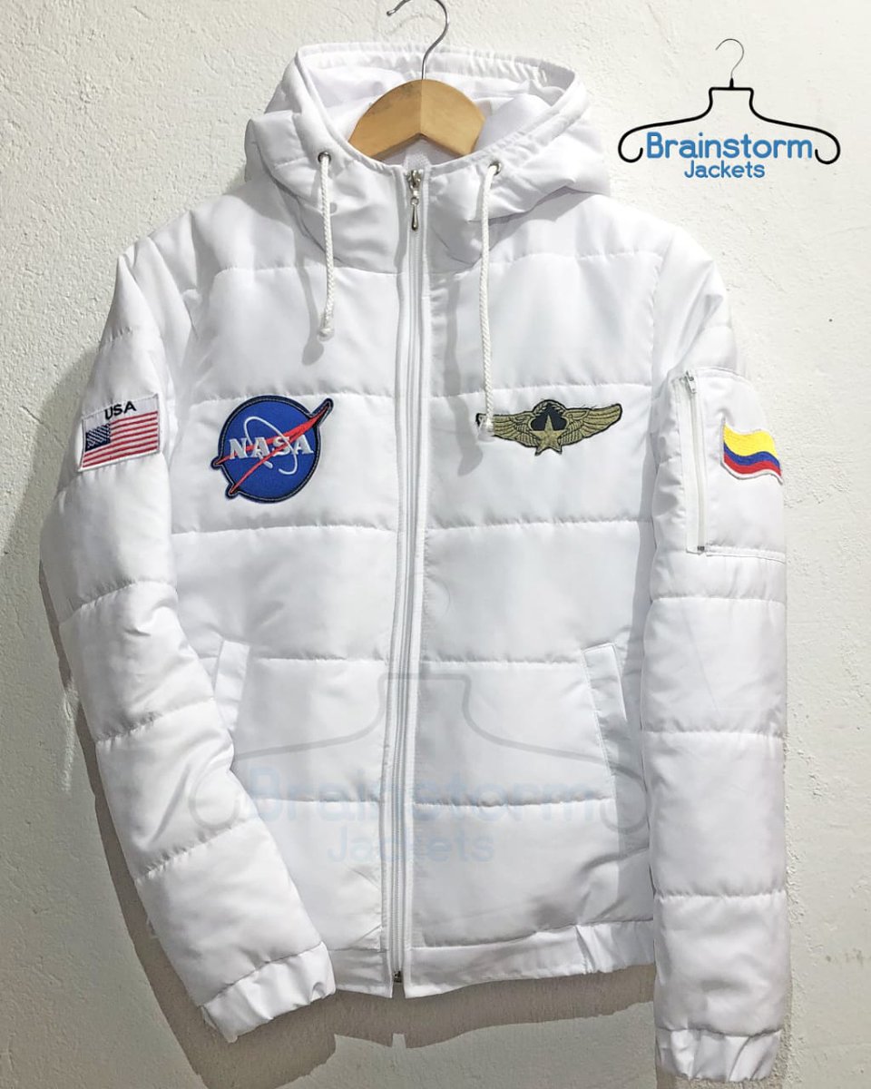 estimular Dificil intimidad David Castañeda on Twitter: "Chaqueta NASA con capota blanca acolchada  forrada con malla. * Todas las tallas. $120.000 (incluye domicilio Bogotá).  https://t.co/LE4Lrg8rRz" / Twitter