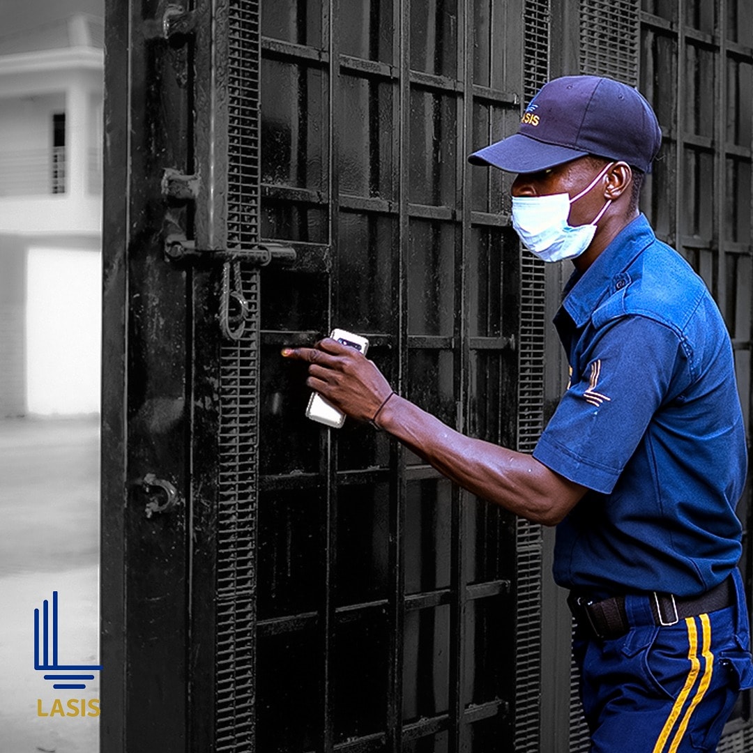 lasisng's tweet image. WE BELIEVE IN KEEPING YOU SAFE.
Ensure all access are properly locked and secured. 

For enquires, please call 📲 08033202080 / 08063088888.

#LASIScares #security #safety insecurity #lasis