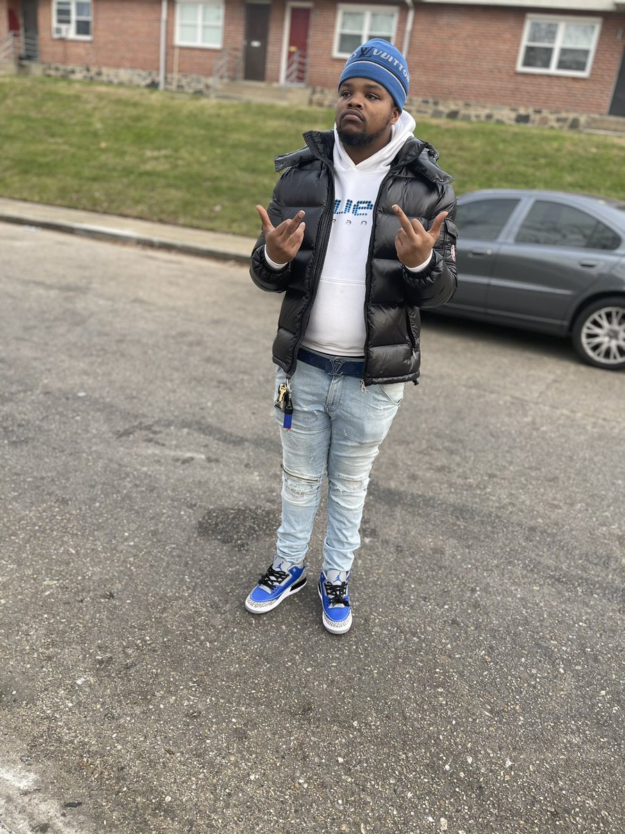 SB_Dboy's tweet photo. I was the one that was fucked up my nigga I had to go get me ah bag😏💯 #VitoLand💕 #SimonWorld💙 #LongLiveSean❤️ #SIPMACK💚 #ForeverLaMike💕 #FreeDaBros‼️#TwoeNation💜 https://t.co/b9UVzMwnXH