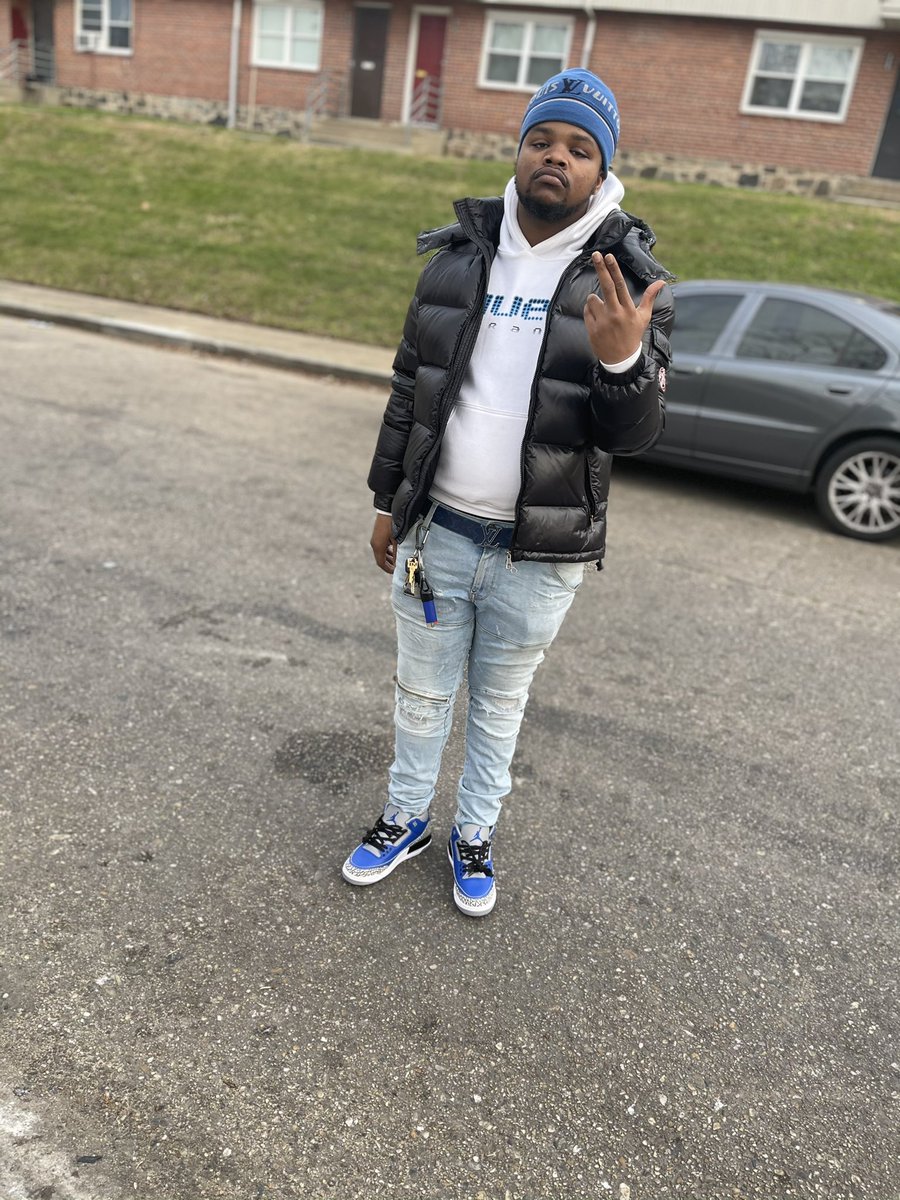 SB_Dboy's tweet photo. I was the one that was fucked up my nigga I had to go get me ah bag😏💯 #VitoLand💕 #SimonWorld💙 #LongLiveSean❤️ #SIPMACK💚 #ForeverLaMike💕 #FreeDaBros‼️#TwoeNation💜 https://t.co/b9UVzMwnXH