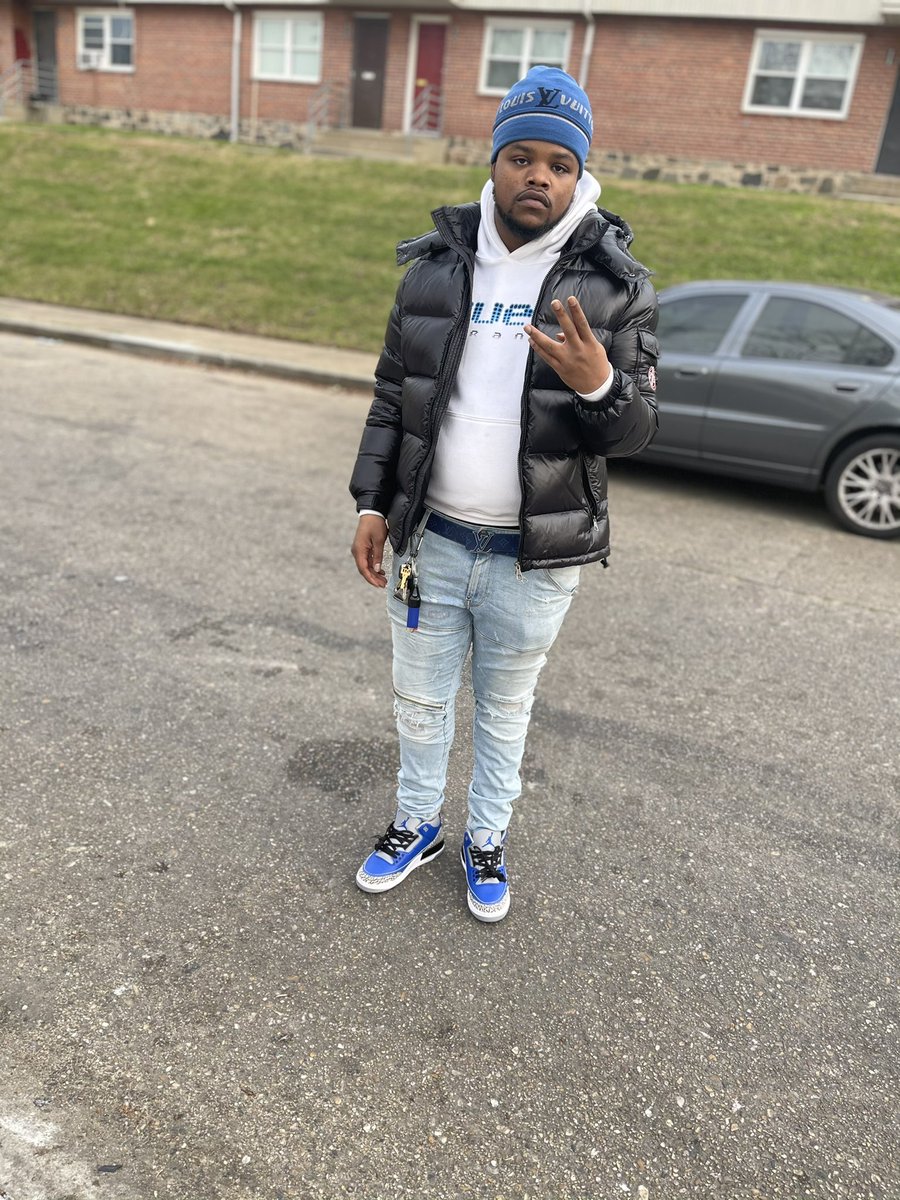 SB_Dboy's tweet photo. I was the one that was fucked up my nigga I had to go get me ah bag😏💯 #VitoLand💕 #SimonWorld💙 #LongLiveSean❤️ #SIPMACK💚 #ForeverLaMike💕 #FreeDaBros‼️#TwoeNation💜 https://t.co/b9UVzMwnXH
