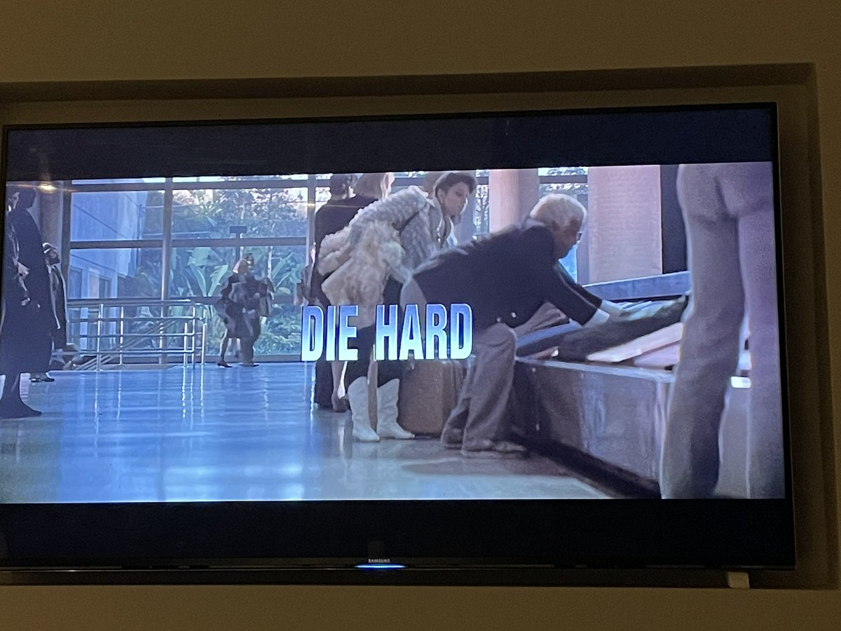 JeffHar73's tweet photo. Itโs showtime! #definitelyaChristmasmovie
#DieHard https://t.co/RY1Q9V2Aub