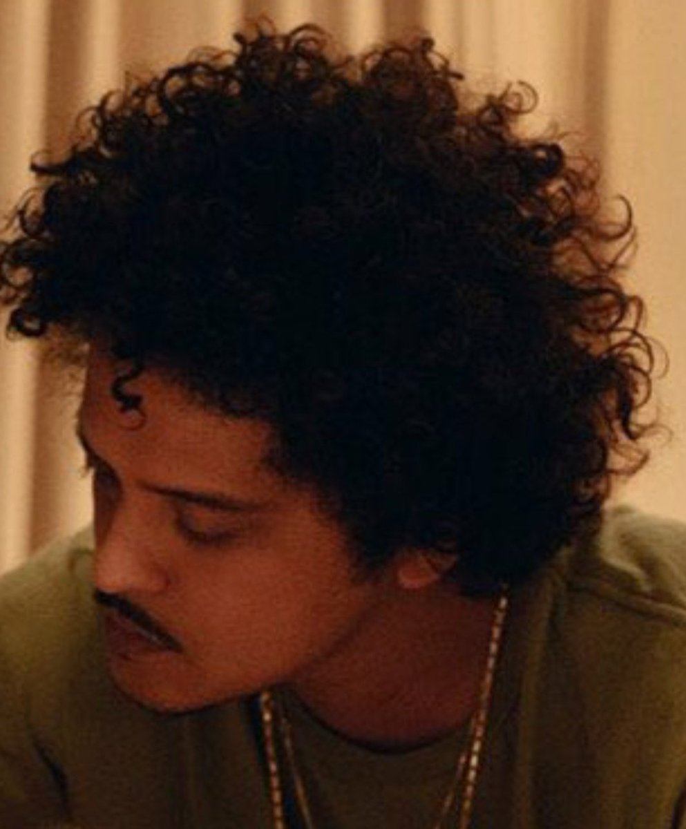 SilkyGyrl's tweet photo. 🎶Oh Bruno's fro. Oh Bruno's fro. How lovely are thy curls... Your curls are full of Afrosheen
Stay curly when they glisten and gleam.
Oh Bruno's fro.Oh Bruno's fro how lovely are thy curls🎶... 😍😂🌲 #Brunomars #TeamFro https://t.co/f6XfT21KK4