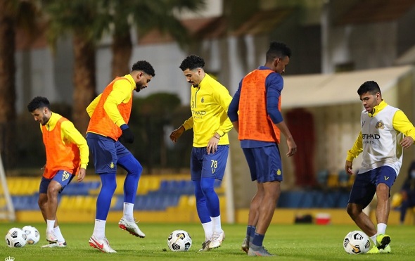 تدريبات لياقية وتكتيكية في #النصر استعداداً لمواجهة #الرائد

al-jamaheir.net/%d8%aa%d8%af%d…