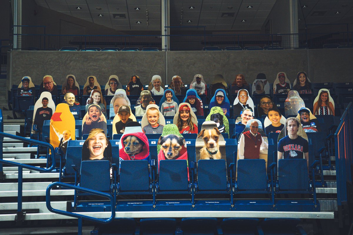 ZagWBB's tweet photo. We see some familiar faces in the crowd 👀 https://t.co/jMAi7AhZyT