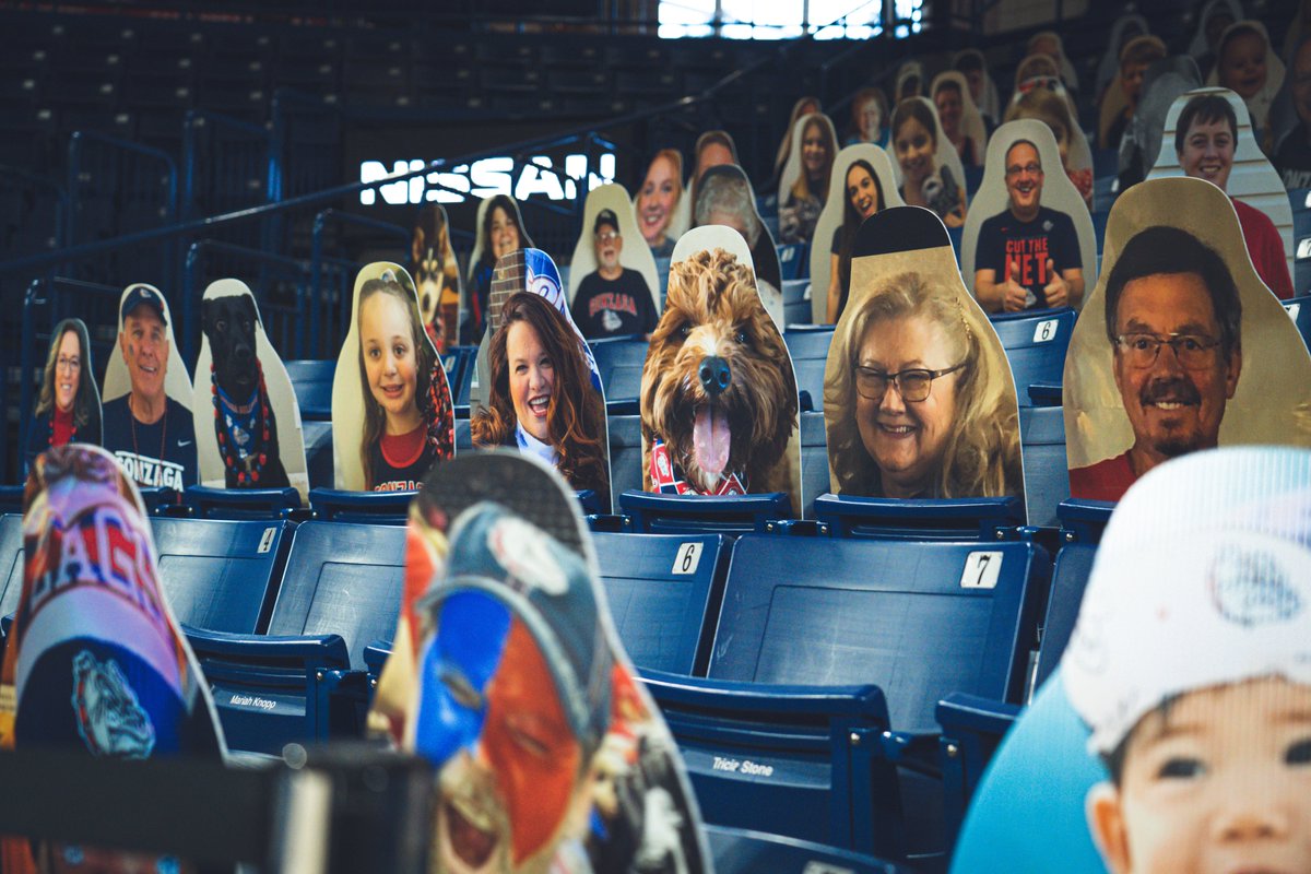 ZagWBB's tweet photo. We see some familiar faces in the crowd 👀 https://t.co/jMAi7AhZyT