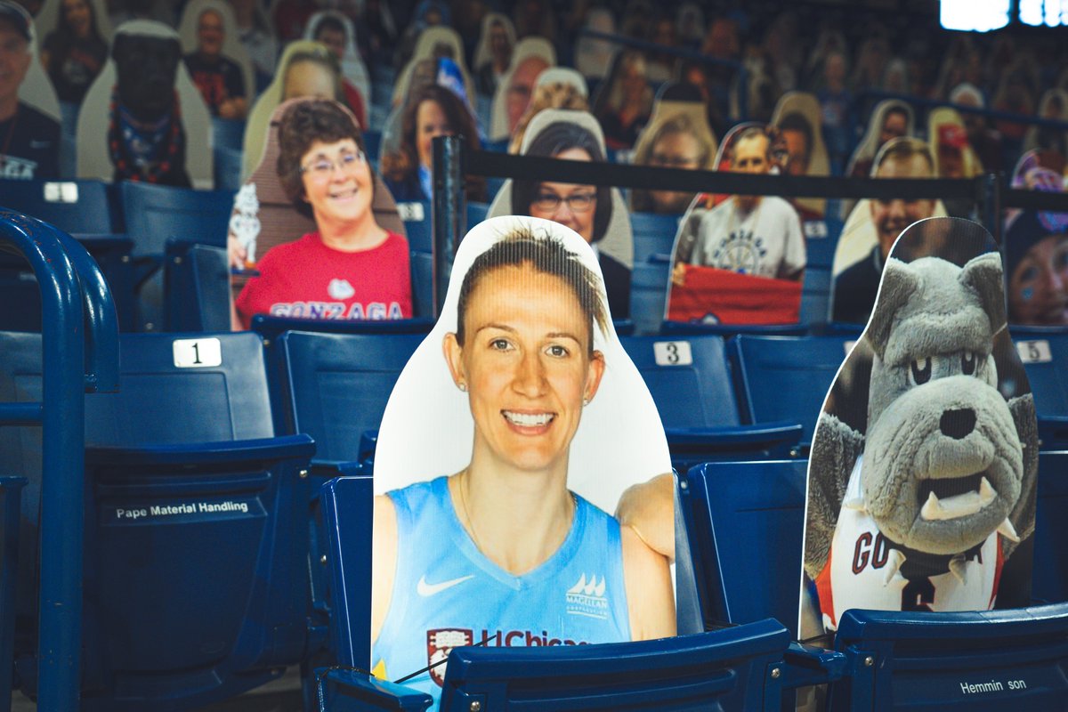 ZagWBB's tweet photo. We see some familiar faces in the crowd 👀 https://t.co/jMAi7AhZyT