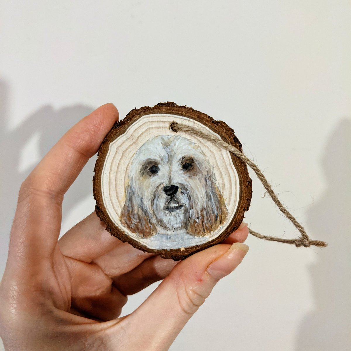 It's been such a good week for orders for these pet tree decorations! 😍🎄✨ Perfect special gift to give to a pet owner! 💝 #handmadehour
#petportrait #treedecoration #illustration
