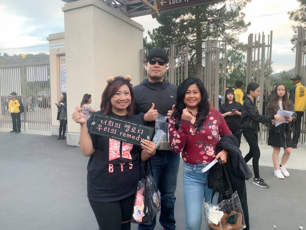 Cool_Beans_26's tweet photo. @eccentaecity @jitaesungs I have so many but here’s a few #BobaWithLuv events are truly #MadeWithLuv https://t.co/P7DUoRJcS8