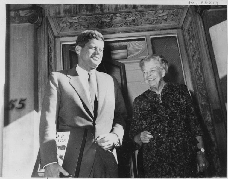 Ex_ERoosevelt's tweet photo. @Ex_JackKennedy [Octubre, 1960] S'apropen les eleccions presidencials... 🇺🇸🇺🇸🇺🇸 Vote for Kennedy!! 🇺🇸🇺🇸🇺🇸 

#PolIntMati https://t.co/UoRUWJ0Usd