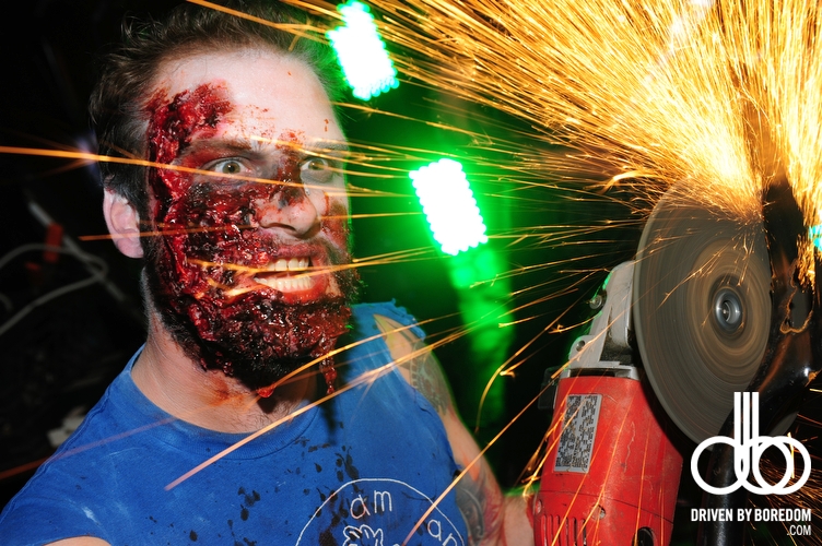 Totally safe #NYCZombieCrawl moment captured by <a href="/drivenbyboredom/">Nate Igor Smith</a> #drivenbyboredom