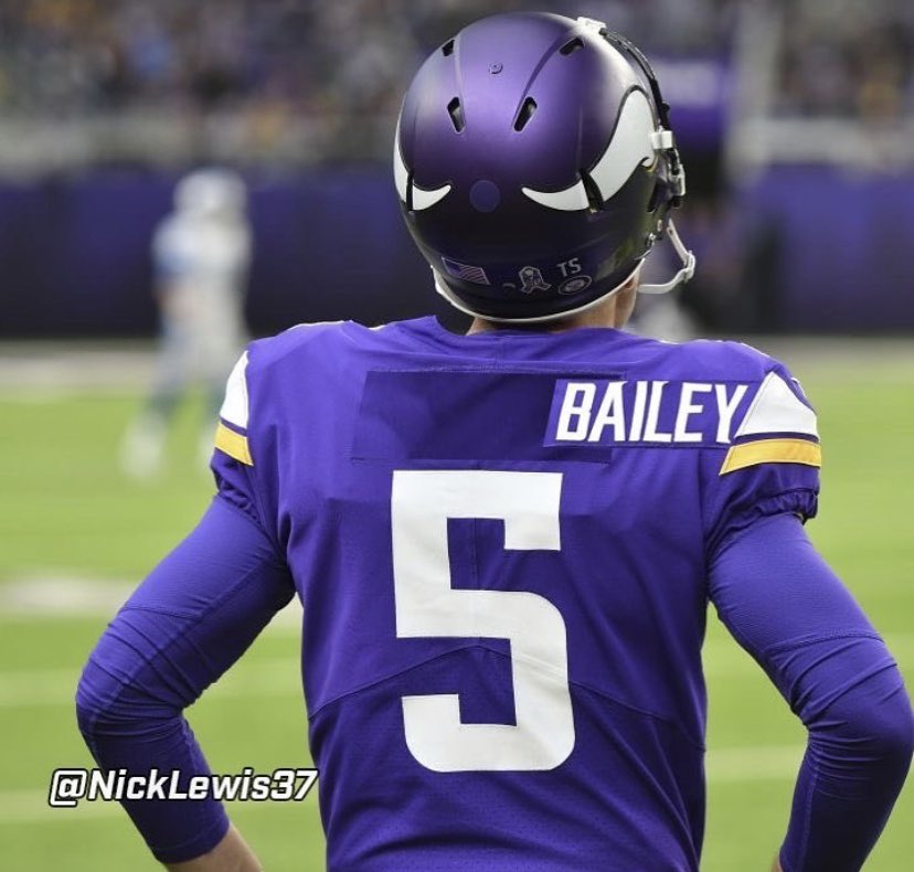 First look at Dan Bailey’s new uniform 🔥