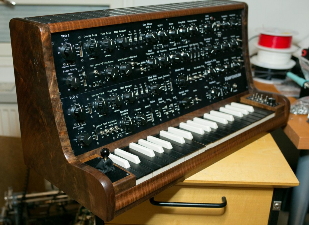 therealsebleger's tweet photo. I just want a Knifonium for Christmas 🎄 https://t.co/j1JjNycZbc