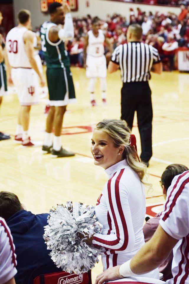 lexivennetti's tweet photo. ~sappy post time~
After cheering my freshman year, I made a promise to myself to follow my dreams and get back on the court reporting at Simon Skojdt Assembly Hall. I (sort of) made it thanks to @IUSTVsports ❤️ https://t.co/TvLy1KmVTT