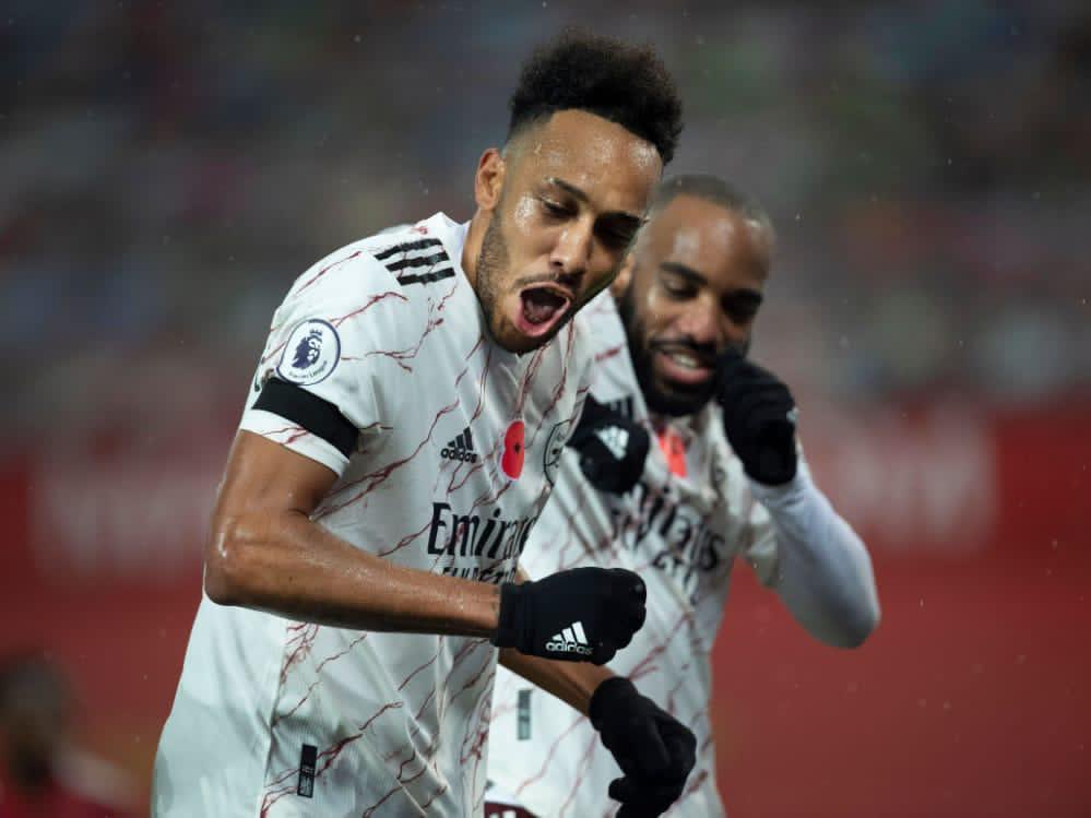 THFC_Aaron's tweet photo. Burnley games this season
Kane 1
Aubameyang 1 

Goals for Burnley 
Kane 0 
Aubameyang 1 

Auba remains clear https://t.co/00rM9eSL4E