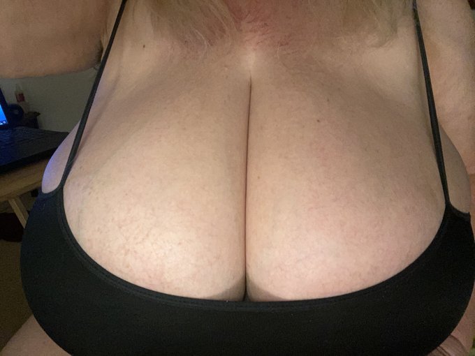 Showing my massive jugs off on cam this evening. https://t.co/Kks05fc32y #hugenaturals https://t.co/<a href="/tag/hugenaturals"class="tags"><span>#hugenaturals</span></a>