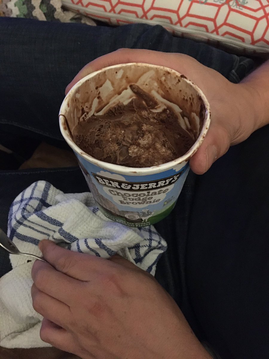 saztoes's tweet photo. @benandjerrysUK why is the brownie in my chocolate fudge brownie, white??? 🤢 https://t.co/SURBybdClZ