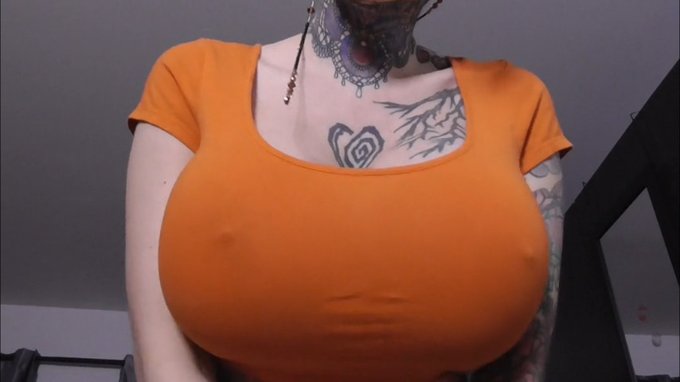 Are you havin g a Crop top Fever? Wanna eat some pumpkin? Then get my video on https://t.co/2XroawjR1O<a href="/tag/glamourmodel"class="tags"><span>#glamourmodel</span></a><a href="/tag/glam"class="tags"><span>#glam</span></a><a href="/tag/glamour"class="tags"><span>#glamour</span></a><a href="/tag/sideboobs"class="tags"><span>#sideboobs</span></a><a href="/tag/perfect"class="tags"><span>#perfect</span></a>