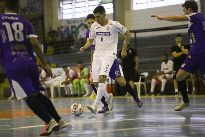 Blog_Sandro's tweet photo. Tudo igual entre AFUCS e ACBF nas semifinais da Liga Gaúcha Sicoob - Notícias - Blog do Sandro #Futsal #Devmaster #Gioco https://t.co/MNhPHklM71 https://t.co/U410I9ZupV