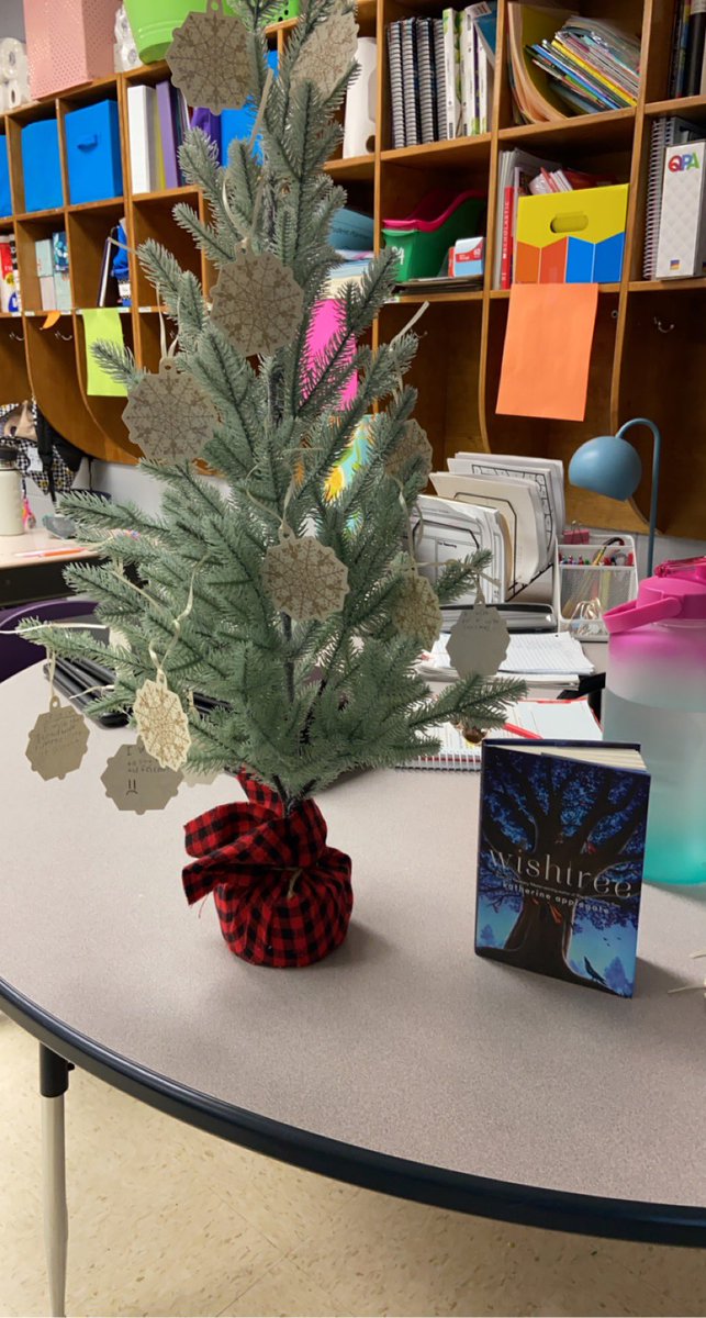 MsLauxRocks's tweet photo. On Friday, we finished our class read aloud, Wishtree. The book is about a tree that is known for making wishes come true. We got our own class wish tree, and hung our wishes on the branches. #Wishtree #FMTFalconLife https://t.co/pA56YWWKcT