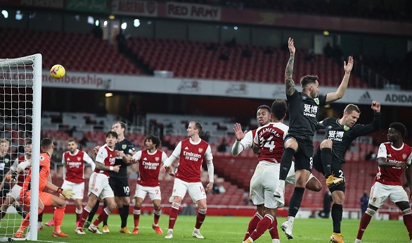 أرسنال يواصل انهياره بهزيمة جديدة أمام بيرنلي

#ارسنال_بيرنلي 
al-jamaheir.net/%d8%a3%d8%b1%d…