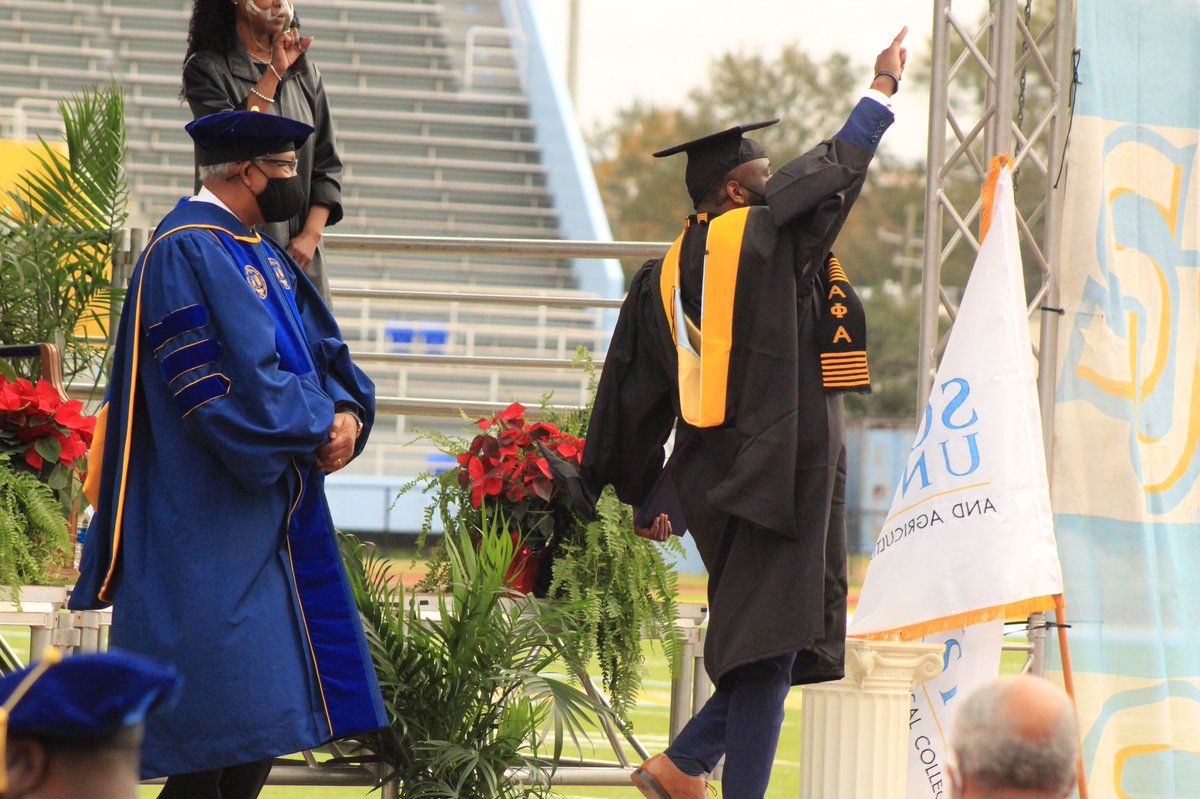 _harris45's tweet photo. ✌🏾 It’s been real! Thanks Southern University! https://t.co/tDKOUEJNNz