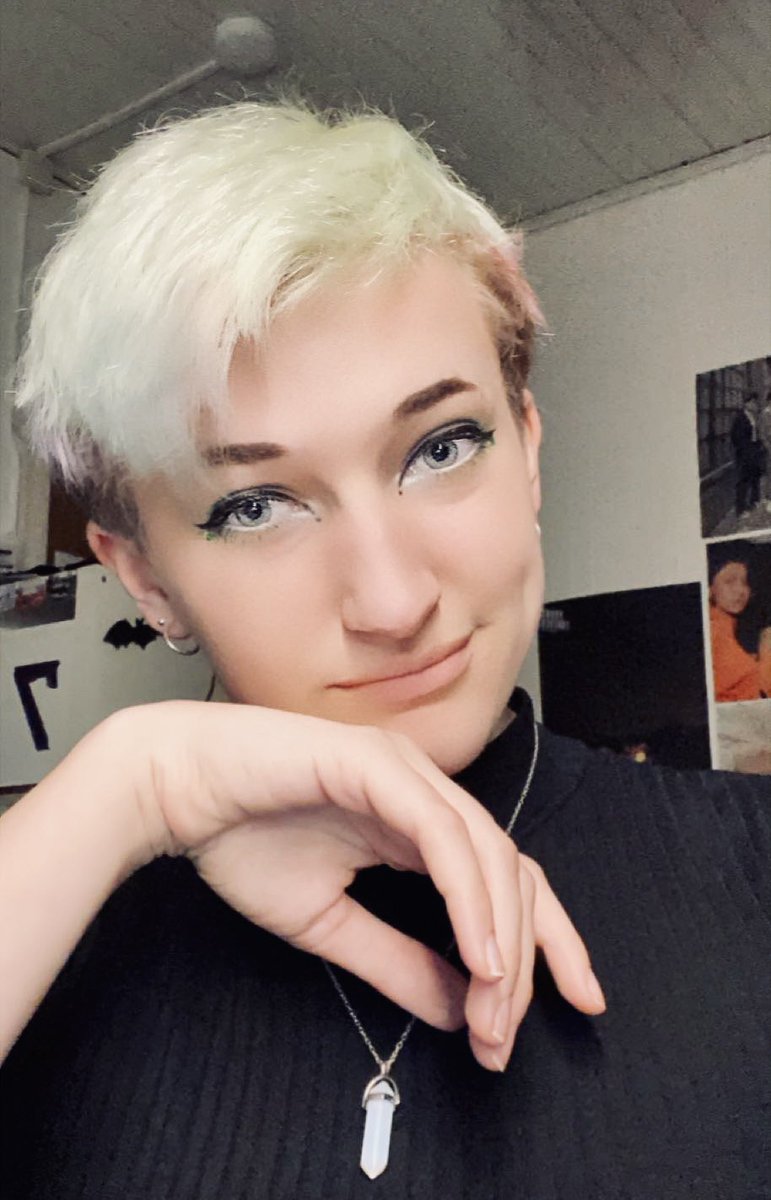 r_double_u_'s tweet image. btw i’m this colour now