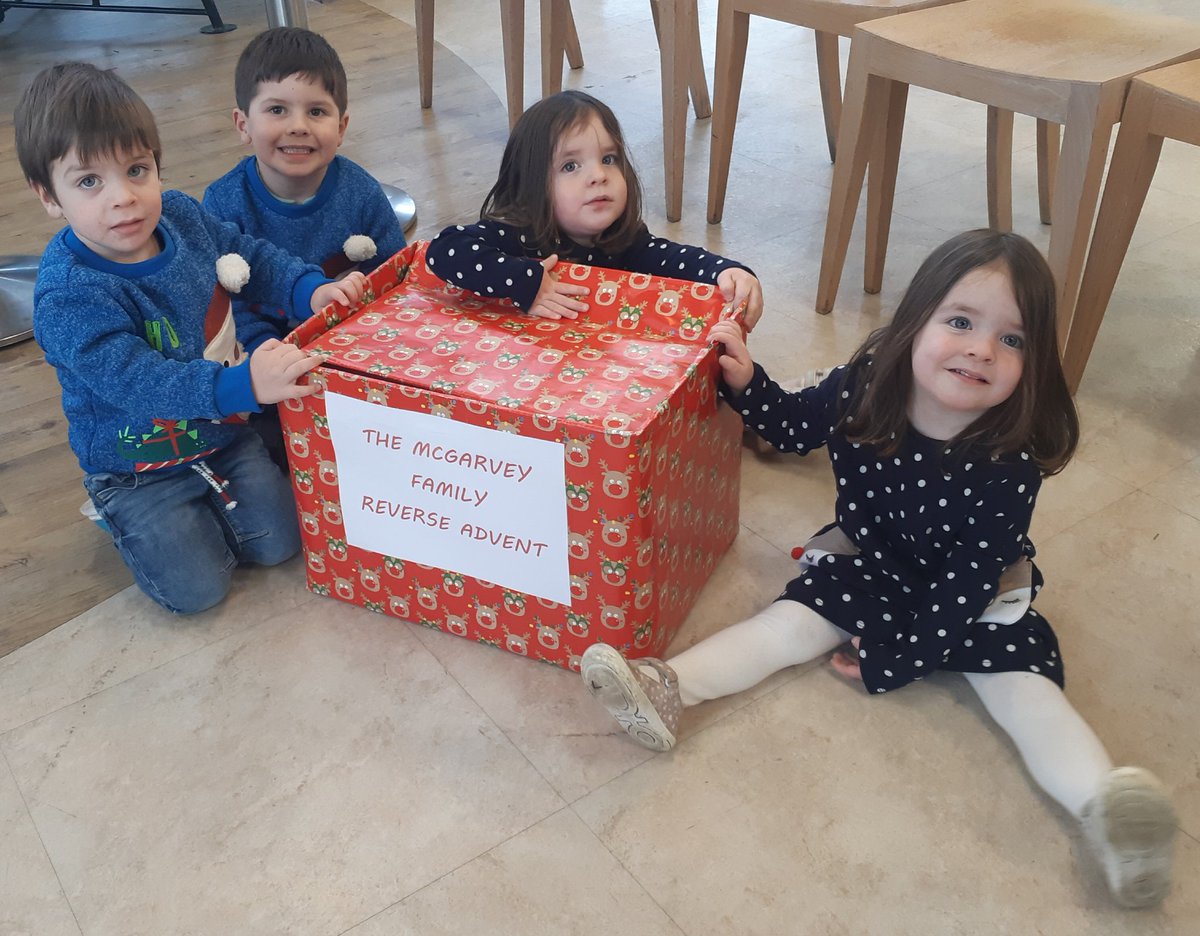blingblingtree's tweet photo. @LadBabyOfficial George and his siblings did a reverse advent calendar donating items to the foodbank every day of December. Give them a retweet 😁 https://t.co/fp3Anas3aB