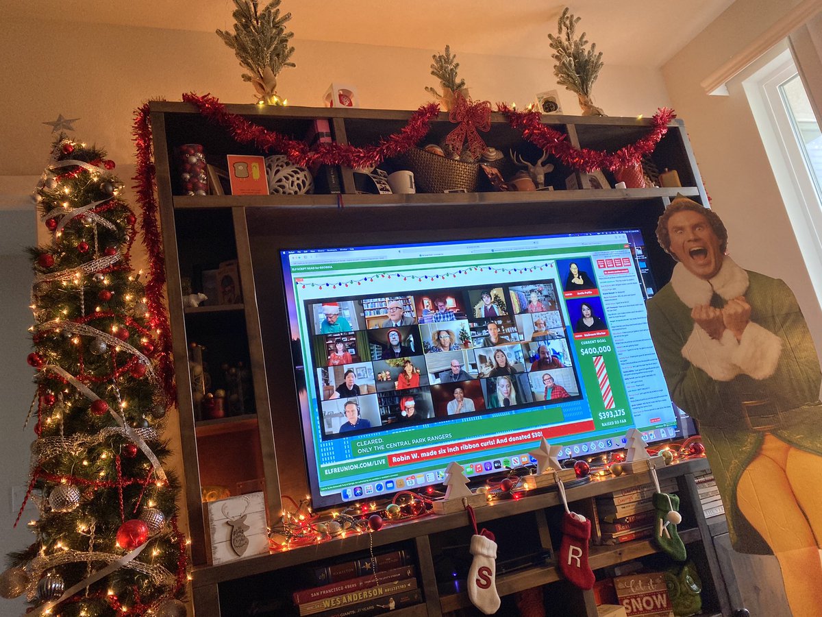 TriSarahTots's tweet photo. SANTAAA!! I KNOW HIM!! #ElfForGeorgia https://t.co/VliTlvlfTq