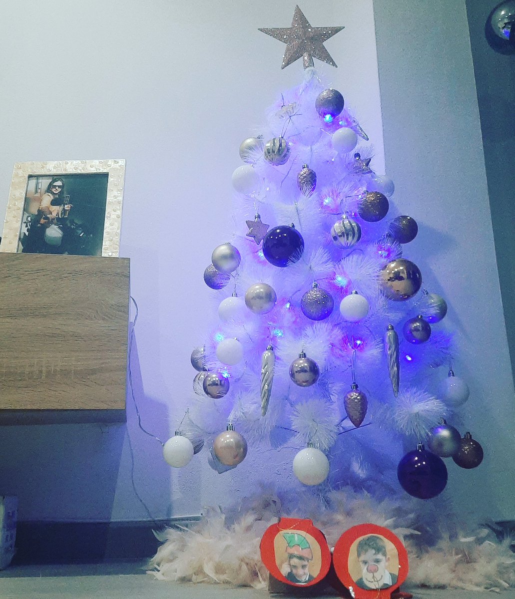 lorenasarabia2's tweet photo. Llego la navidad a casa ....... 😍🥰 https://t.co/7u7kxGVU3K