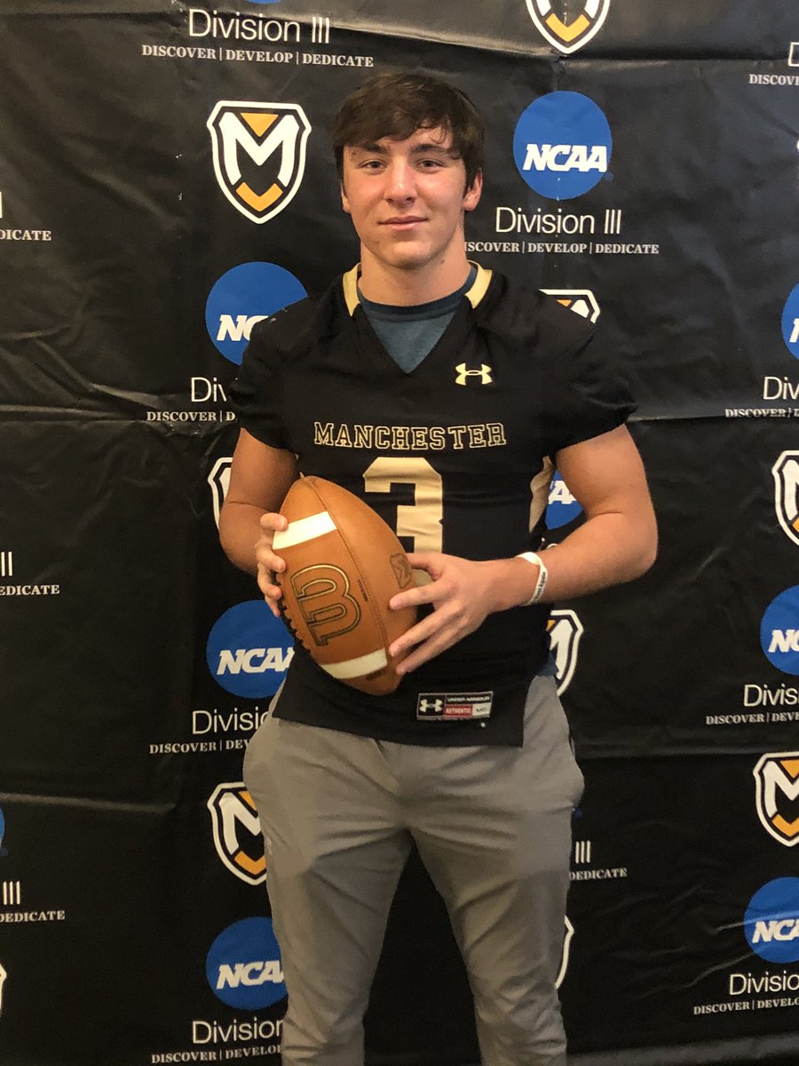 aydenoliver13's tweet photo. Enjoyed my visit at Manchester today. Excited I got to learn more about their football program and school. Thank you @footballcoachj @CoachFantuzzi @BHiggi35 @stanbedwell @MU_SpartanFB https://t.co/Hlr0vyvoPT