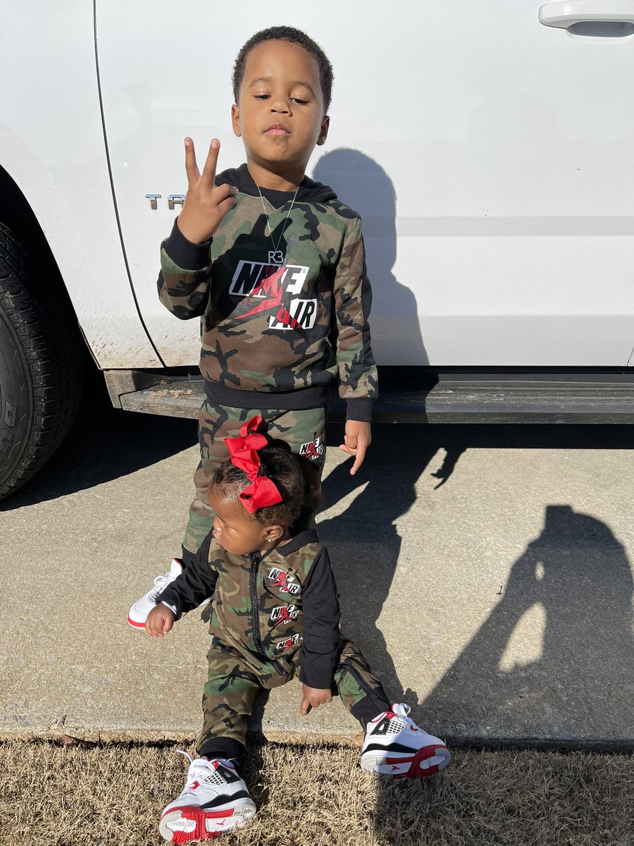 LILNOOK256's tweet image. I got money 💰 in my account I’ll prolly never spend I gotta WIN WIN this for my KIDS KIDS 👨‍👧‍👦 #my2🤞🏾🤞🏾 #Jumpman❄️