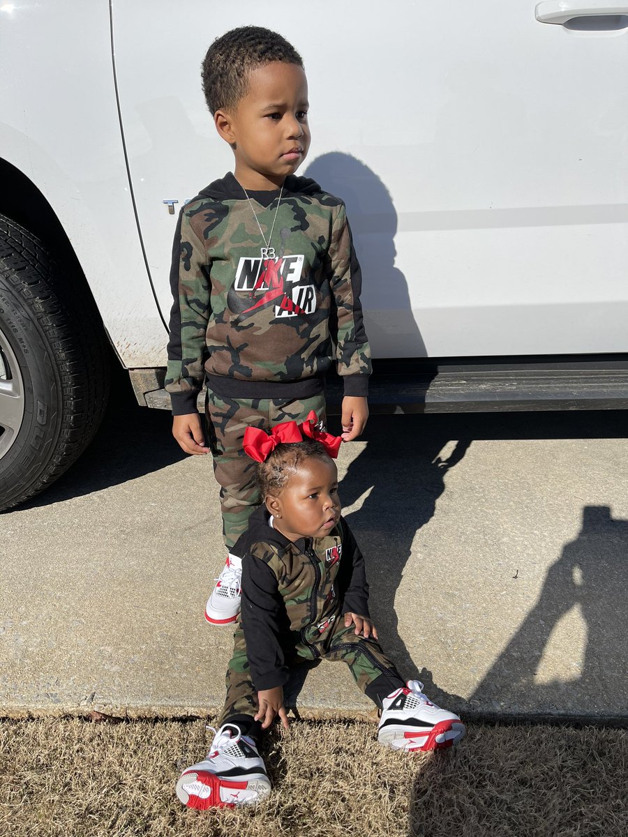 LILNOOK256's tweet image. I got money 💰 in my account I’ll prolly never spend I gotta WIN WIN this for my KIDS KIDS 👨‍👧‍👦 #my2🤞🏾🤞🏾 #Jumpman❄️
