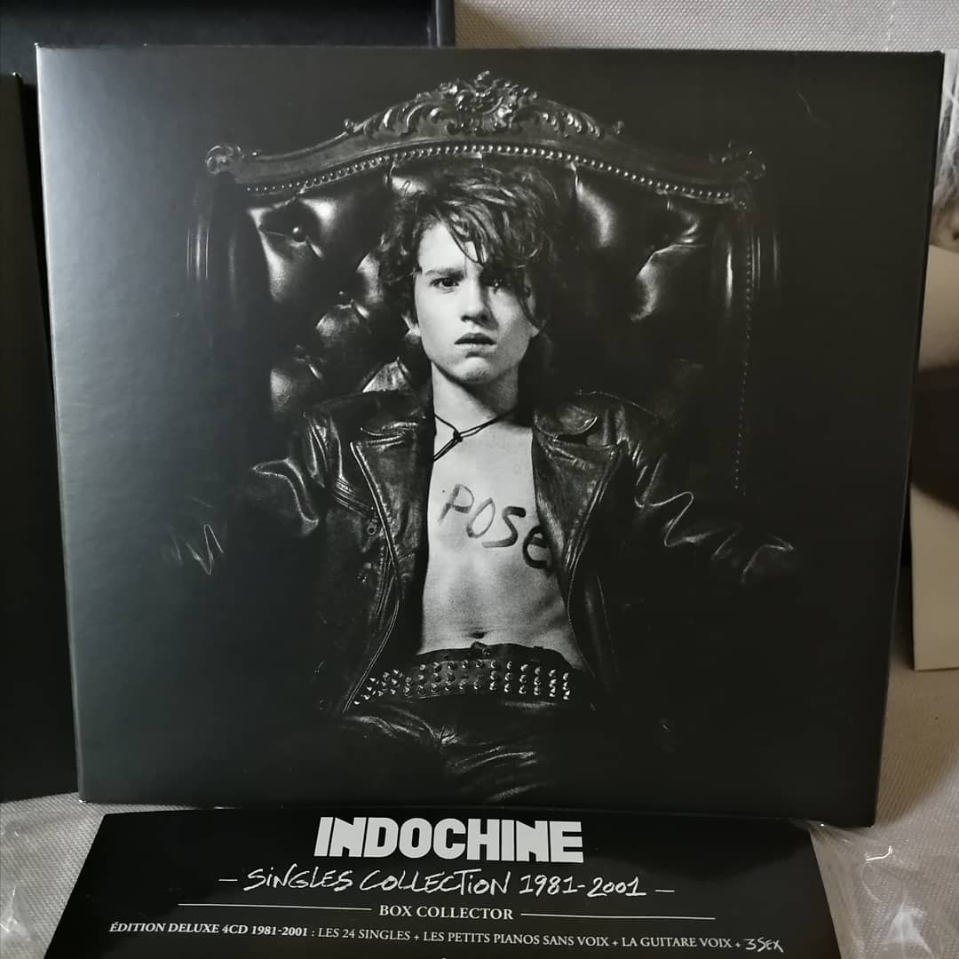 JulieTheveny's tweet photo. Voilà le Graal au complet ! 😍
Ma Box Collector avec le single 3SEX en plus !
Magnifique ! 💖💖💖
Merci pour tout @nicolasirkis @oLidESaT_ @indochinetwitt #Indochine #SinglesCollection #BoxCollector #3SEX #bonheur 💖 https://t.co/KxdSiXU81p