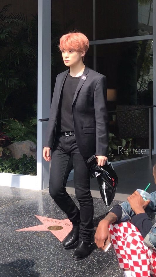 이건...갤러리에 한 장쯤은 다들 있잖아요...