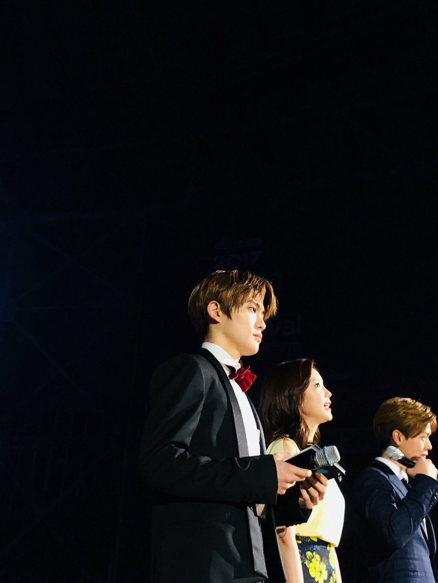 이건...갤러리에 한 장쯤은 다들 있잖아요...