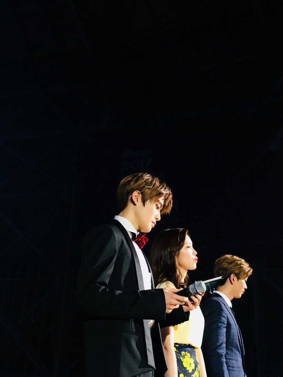 이건...갤러리에 한 장쯤은 다들 있잖아요...