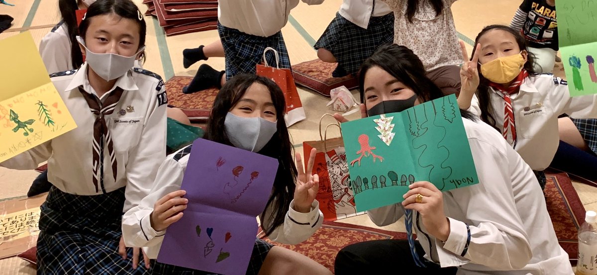 ガールスカウト東京都第109団 週末はクリスマス会でした カナダのカルガリーのガールスカウト Girlguidesofcan からのクリスマスカードが届いて 大喜び 去年 カンボジアに行ってきた中学生のスカウトは 経験してきたことを 小学生のスカウトたちに
