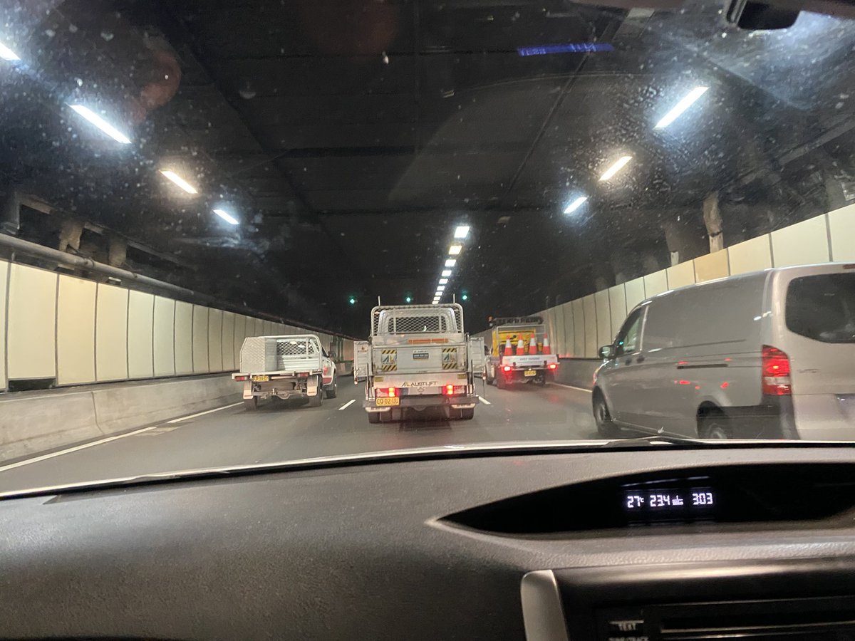 nickpmclaren's tweet photo. I just love paying to go on Sydney toll roads only to find traffic completely stopped! #easterndistributor #3pm https://t.co/Z3lDSO60iU