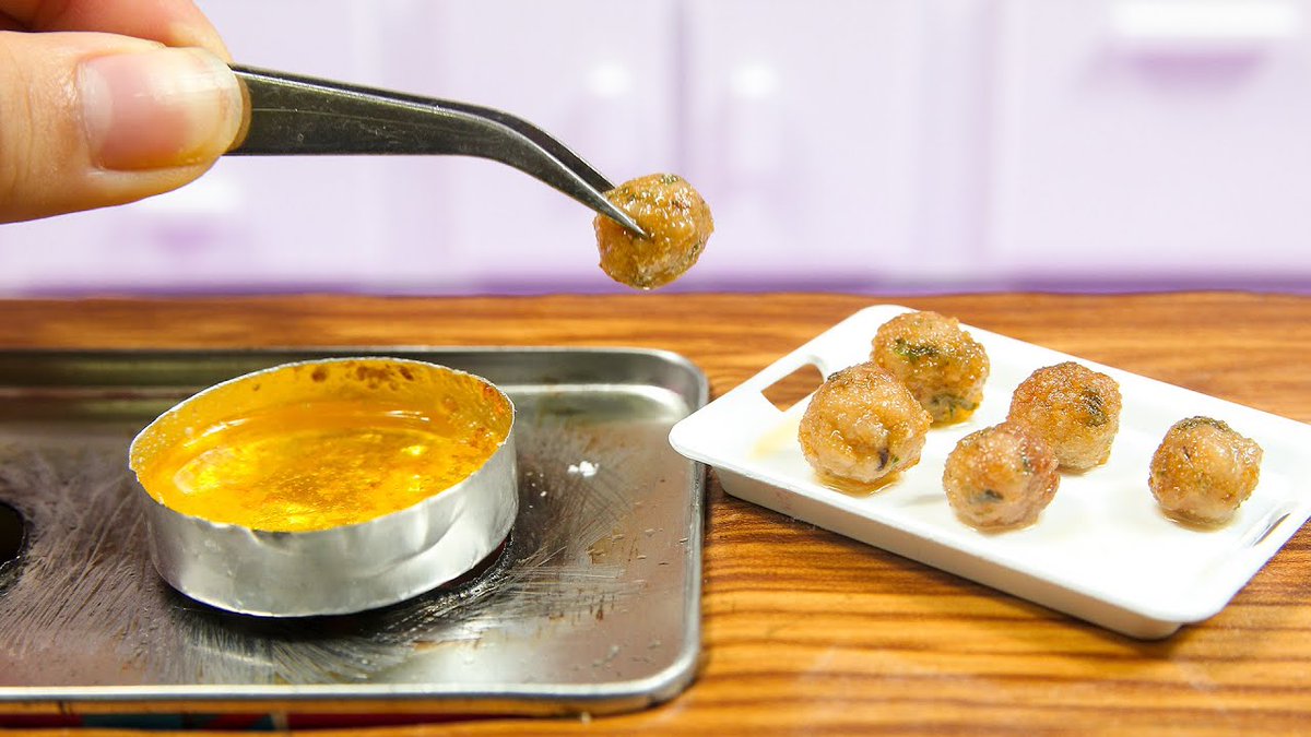 MinaEllen94's tweet photo. How to Cook Mini Meatballs | Miniature cooking https://t.co/5wLiMLOhRR
#likeforlike #follobackforfolloback #pets #cute #food #challenge #adorable #Creative #ToyStory #games #DIY #miniatures #HandmadeInUK #kitchens #ChristmasIsComing #Meat https://t.co/0f8aWiLZMM