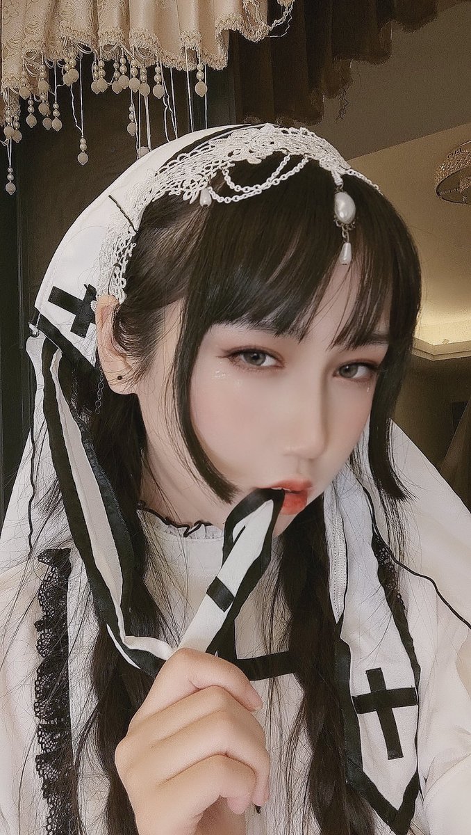 最近总有谣言说我是老色批 今天我在这里澄清一下    我不老 https://t.co/RSmiC830oG