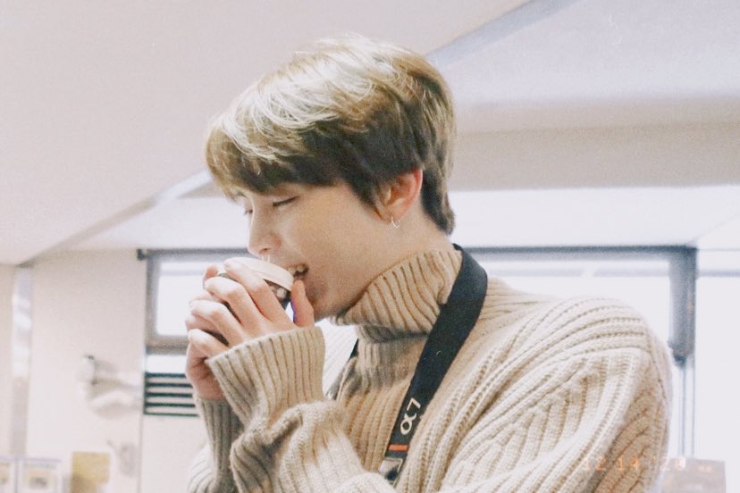 ความหนาวก็กลบความอบอุ่นของเธอไม่อยู่🍂