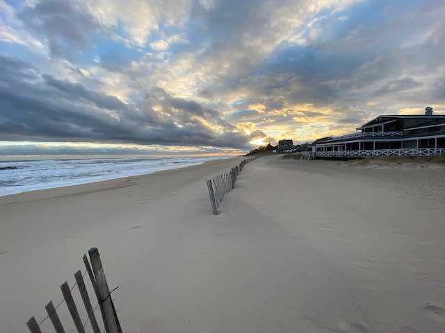 Can you believe it is almost winter? - The Village of East Hampton remains a safe haven and we are grateful we can offer you a hospitable refuge at the Mill House Inn. And get 15% off Holiday Gift Certificates...mailchi.mp/millhouseinn/c…