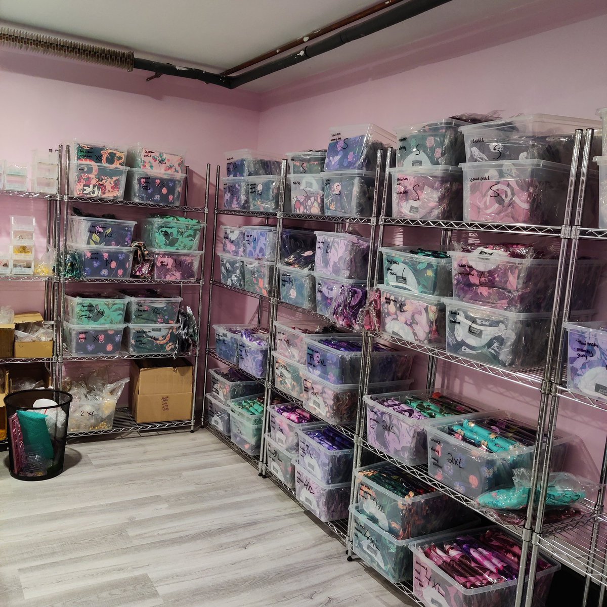 morningwitchy's tweet photo. finished sorting crops and tees!! @.@ https://t.co/UAHncmgE4z