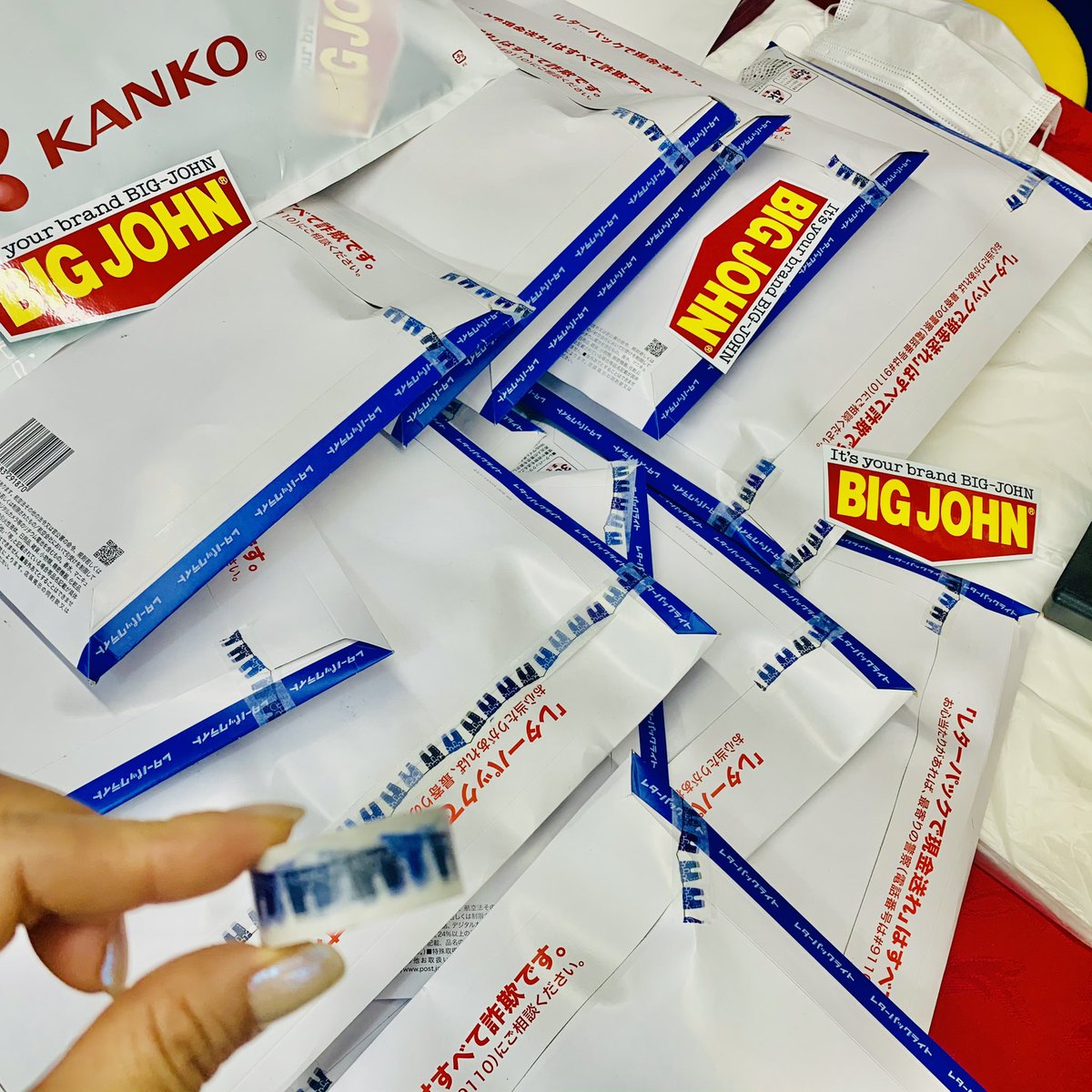 kiyo3sugimoto's tweet image. レターパックの買い溜めには注意です！！

#マステで補強なう
#岡山デニムトートバッグ
#BIGJOHN
#カンコー学生服